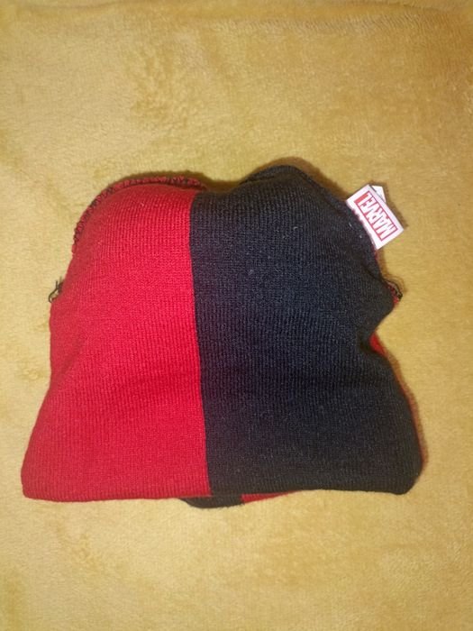 Шапка Marvel на 10-13 років