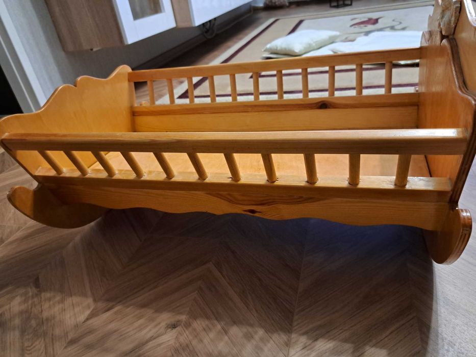 Sprzedam kołyskę dla lalek.