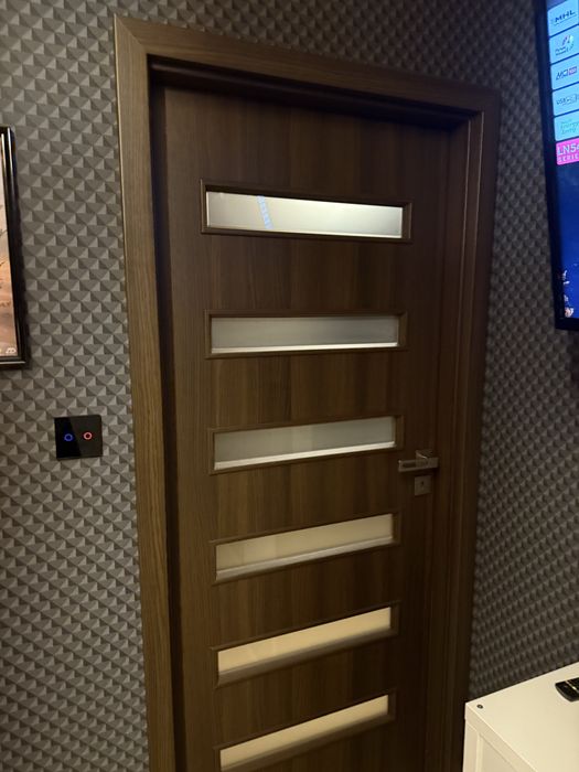 Drzwi wewnetrzne do pokoju 90-siatki prawe