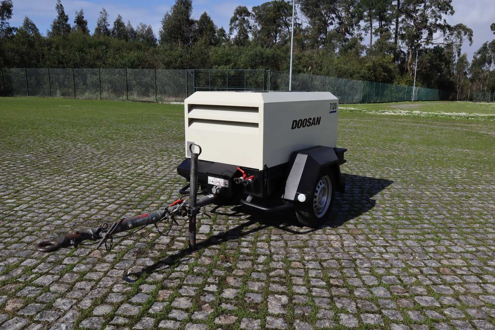 2019 Doosan 7/20 Compressor de Ar Rebocável