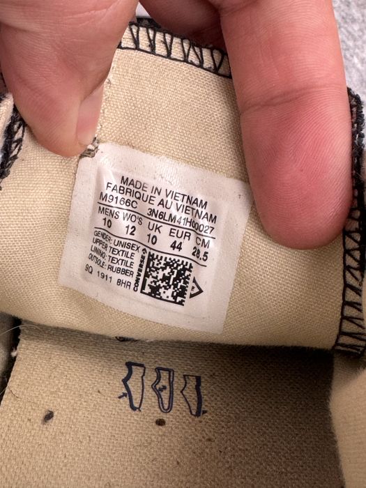 Кєди Converse . EU 44