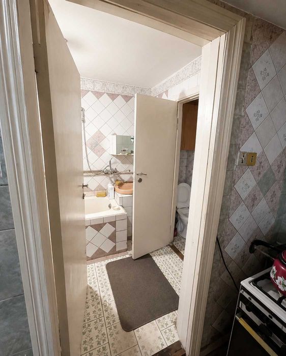 Будинок з газом та гаражем,  10 соток, СЕРТИФІКАТИ