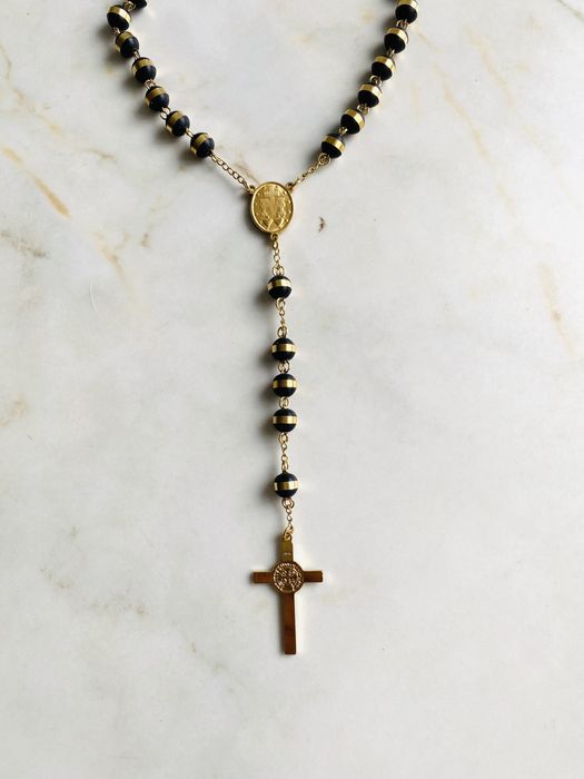 Różaniec . Czarno / zloty