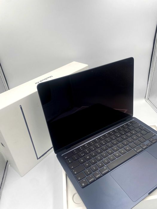 Ноутбук Apple MacBook Air 13“ M2 16/256GB Midnight (MC7X4) 2024