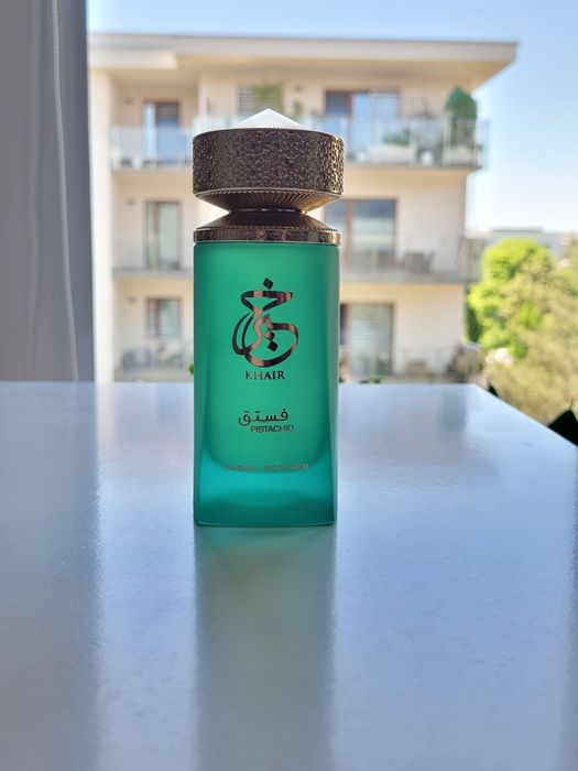 Zestaw różnych perfum