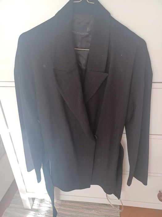 Casaco Zara Woman Studio com cinto