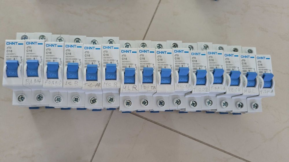 Diferenciais e Disjuntores CHINT – Como Novos!