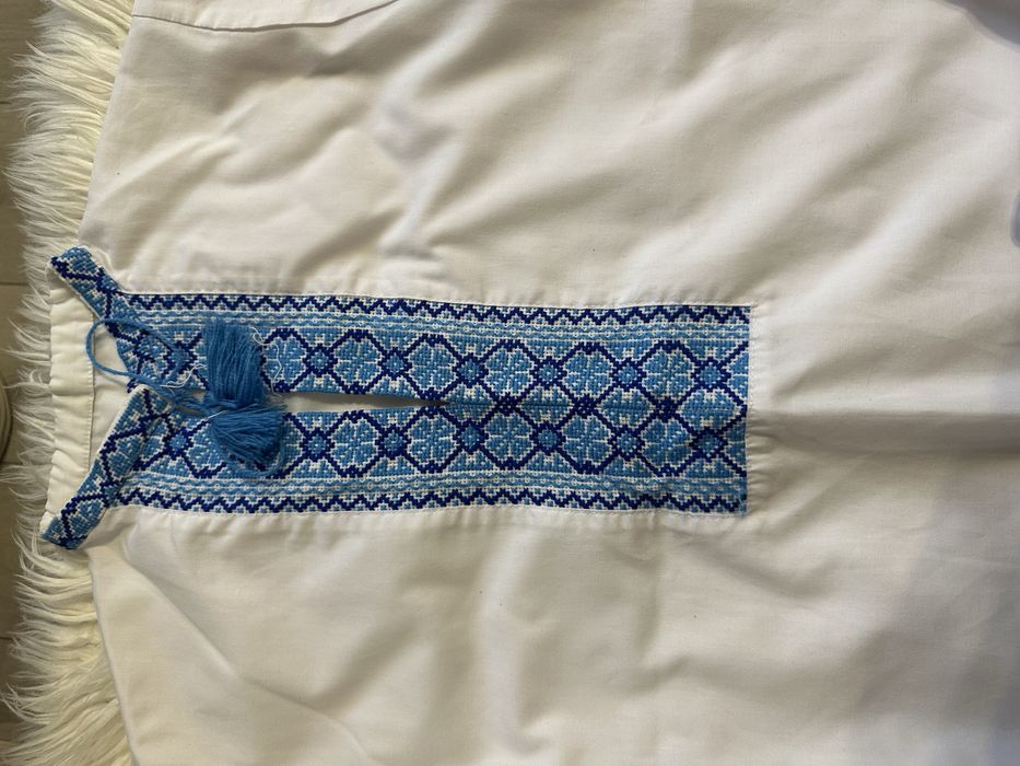 Продам вишиванку для хлопчика на 9 , 10 років