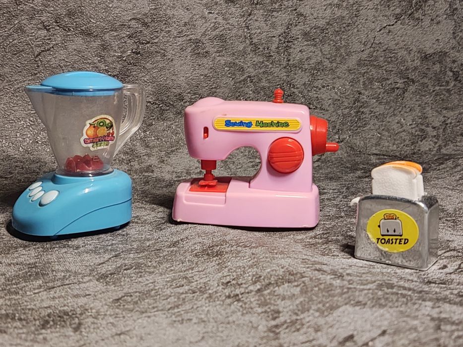 Меблі для лялькового будинку