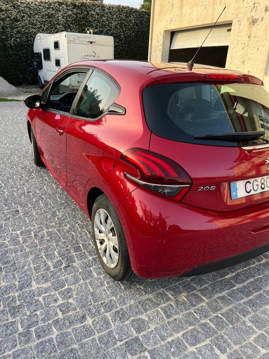 Peugeot 208 1.2 PureTech – 78.000 km – Económico e Fiável