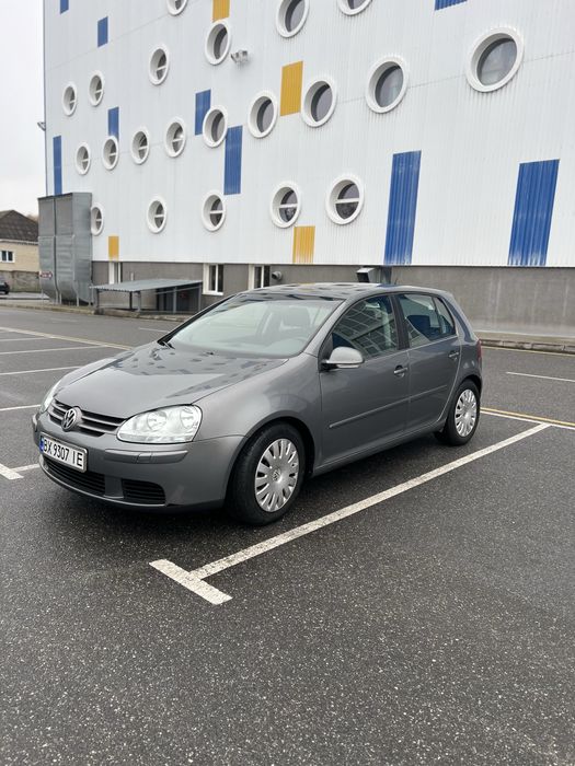Volkswagen Golf V 1.6 MPI бензин