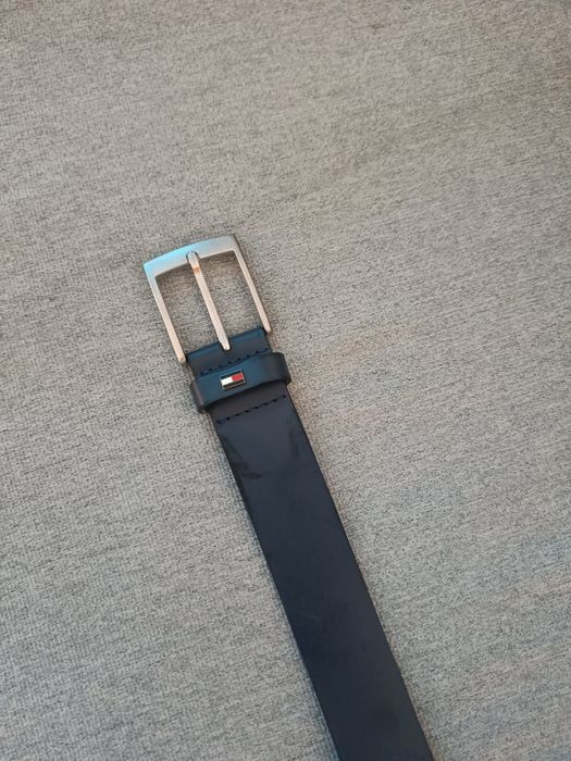 Granatowy pasek Tommy Hilfiger