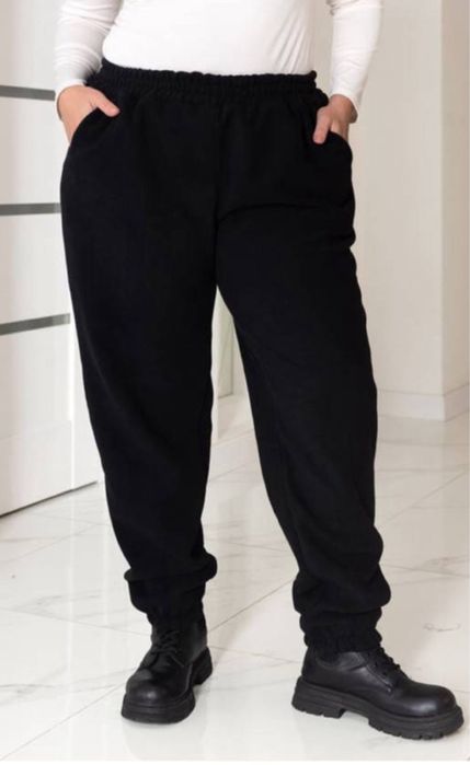 Жіночі джинси та спорт штани