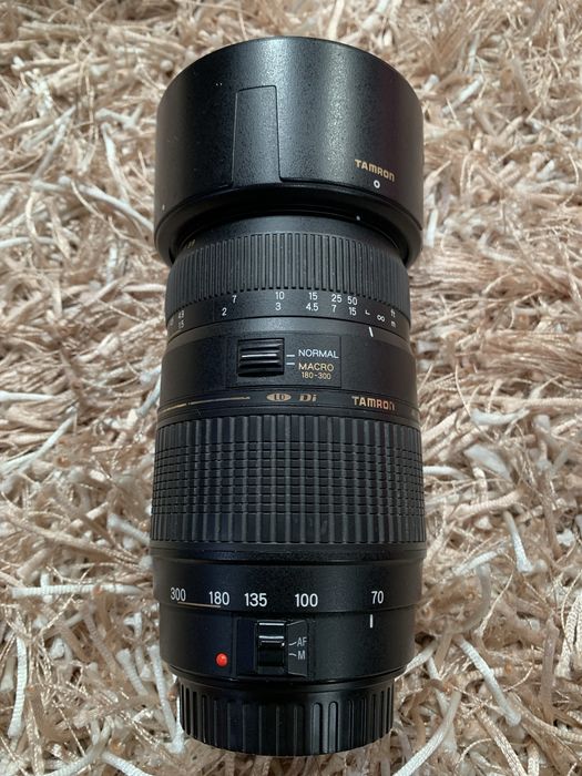 Máquina fotográfica Canon eos 1300D