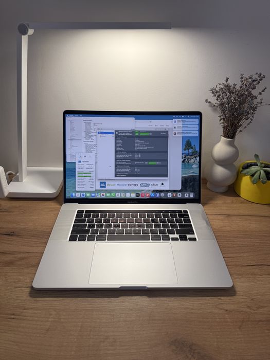 MacBook Pro 16 2019 8-Core i9 32GB RAM 512GB Radeon 4Gb