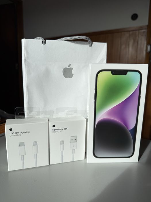 iPhone 14 Plus 128GB midnight black + 2 cabos USBC - lightning