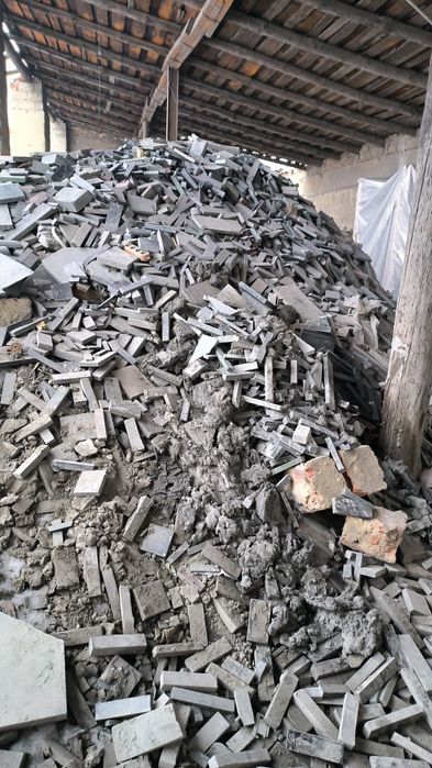 Відам даром бій гранітний.