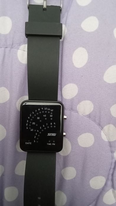 Relógio preto homem