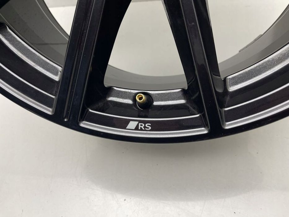 FELGA AUDI A1 S1 RS1 7J 17 ET43 82A601025AQ 82A601025AC