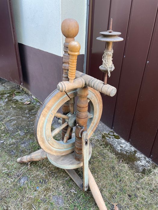 Kołowrotek do przędzenia