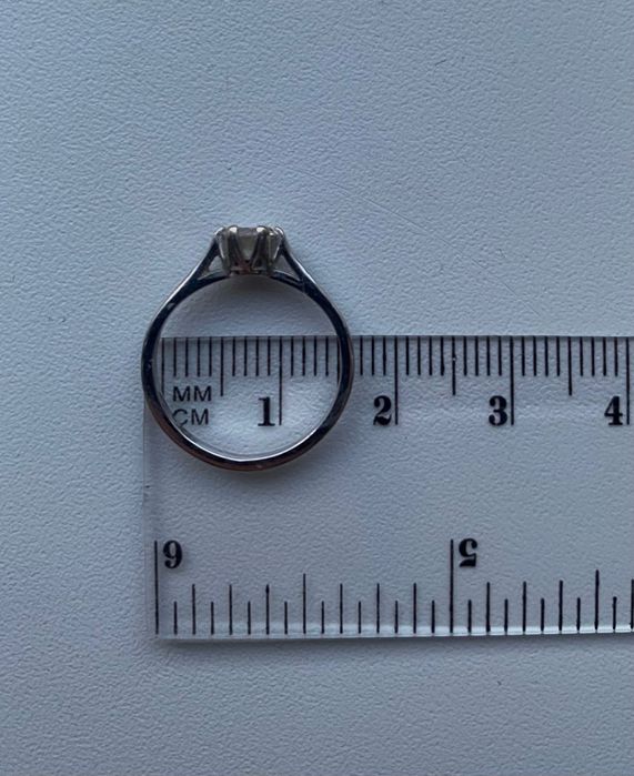 Pierścionek zaręczynowy z diamentem 0,30ct - białe złoto