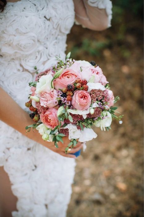 Весільна сукня ручної роботи (3D троянди)