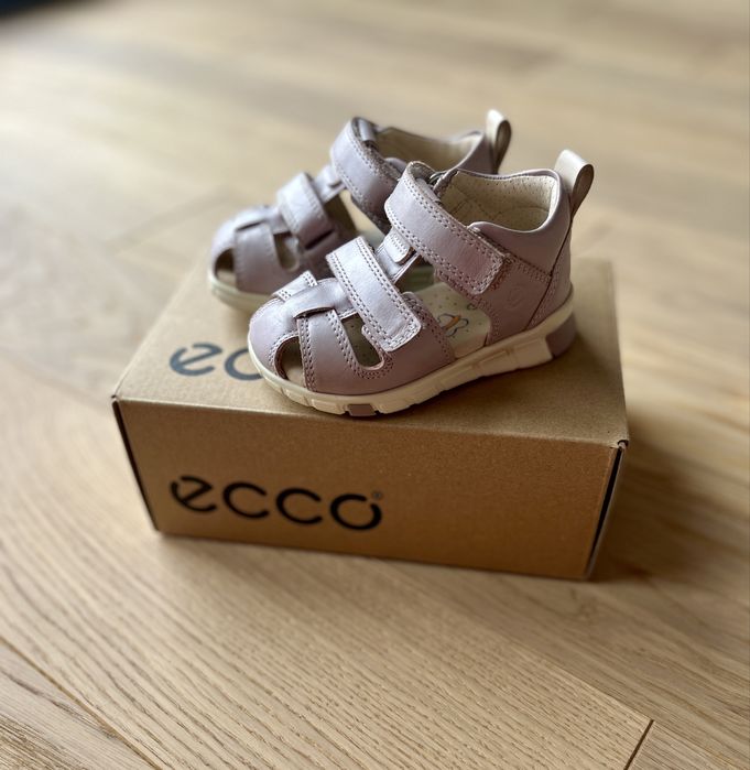 Sandały Ecco 20 liliowe fioletowe dla dziewczynki skórzane jak nowe