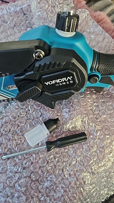 Motoserra eletrica com 2 baterias Nova