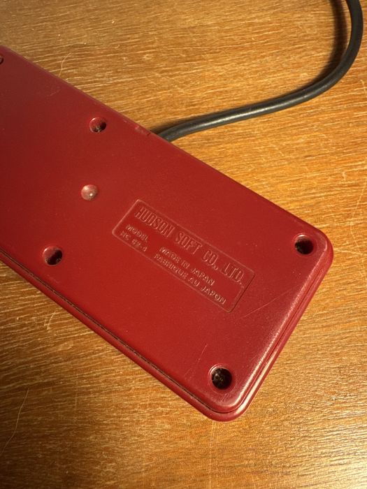 Kontroler pad do Nintendo Famicom / Pegasus od Hudson Soft HC 62-4