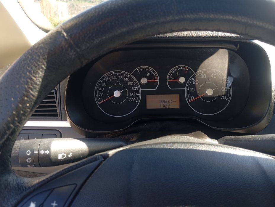 Carro Fiat Punto