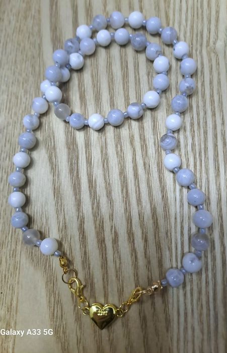 Nowy choker z agatu ze zlotym serduszkiem