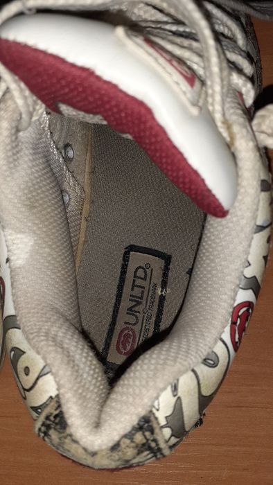 Продам детские кросовки