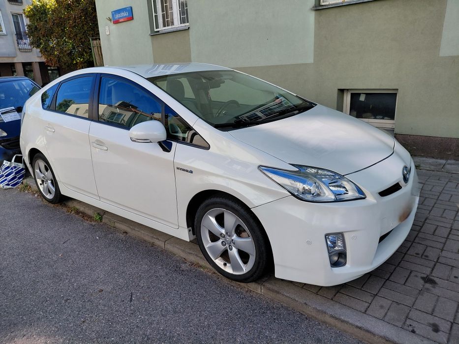 Sprzedam Toyota Prius III 1.8 Hybrid z 2010 roku.