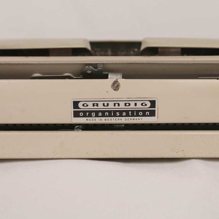 Máquina de escrever Adler Tippa 1