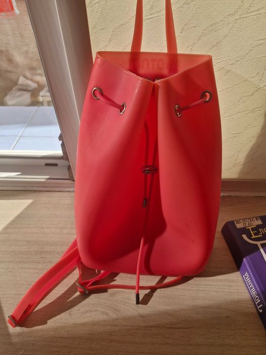 Силиконовый рюкзак розовый детский