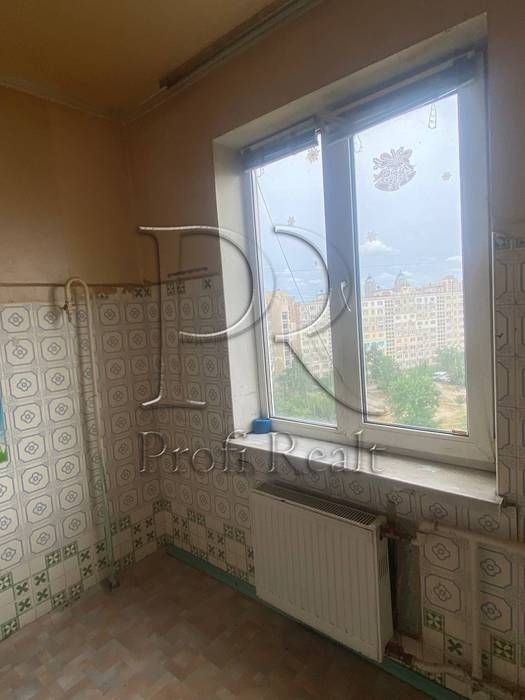 Продаж 2-ноі квартири по вул.Прирічна, Івасюка 5 ст.метро  Оболонь,Мінська