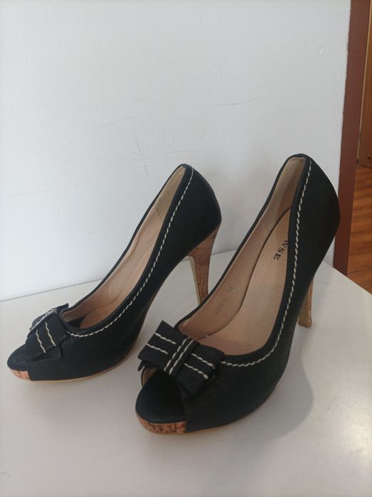 Eleganckie buty Clowse przód odkryte obcas 11 cm rozmiar 39