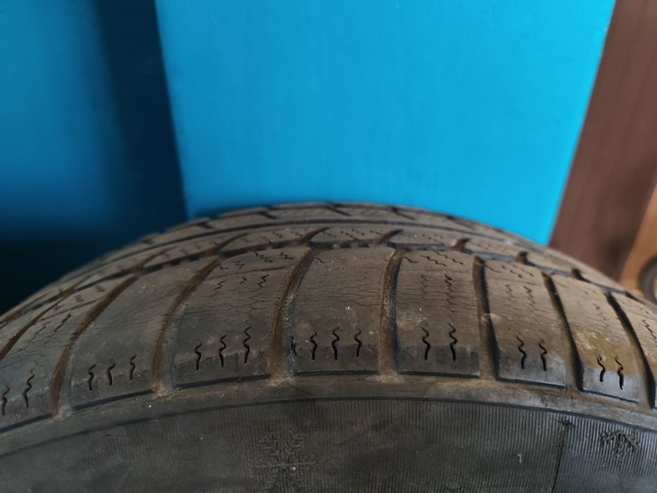 Sprzedam opony zimowe 225/55/17r.