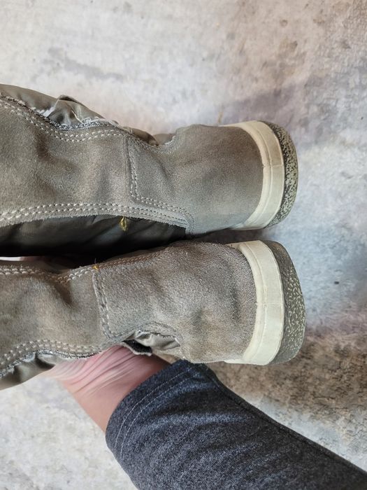 Продам зимові ботінки, сапожки на дівчинку Primigi. Розмір 32