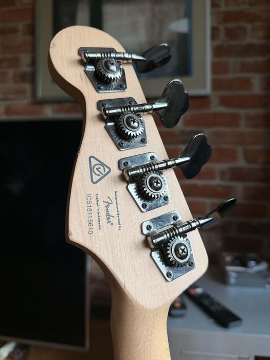 Gitara basowa - Squier Contemporary Active Jazz Bass HH Maple Fingerboard Flat White