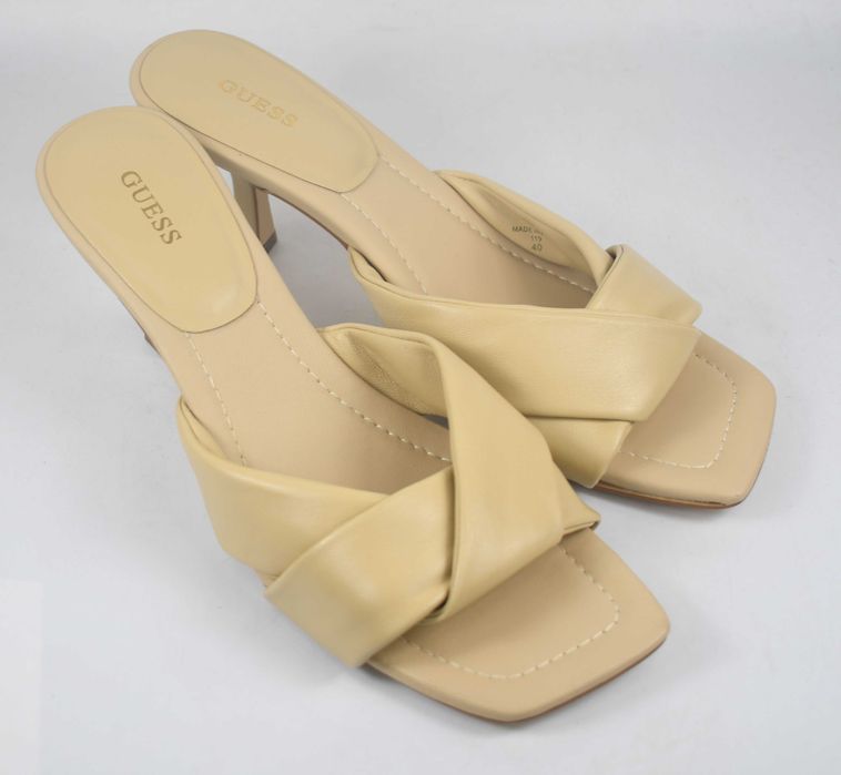 Skórzane klapki Guess roz. 40
