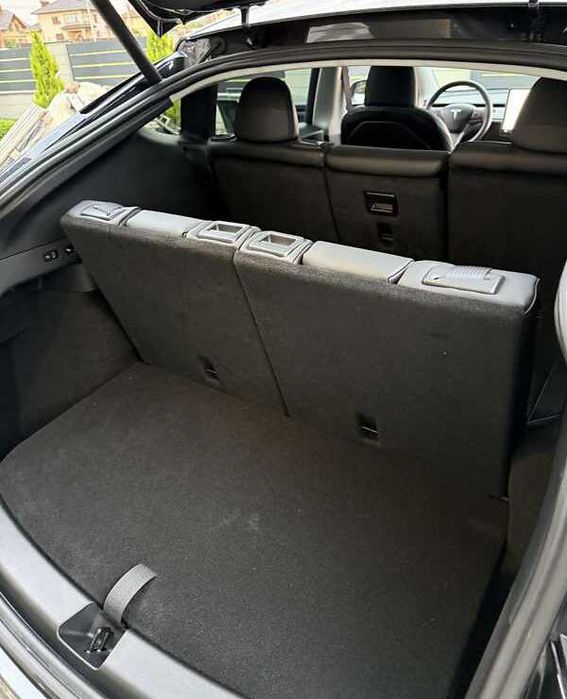 Tesla Model Y 2024 Long Range 82 kWh