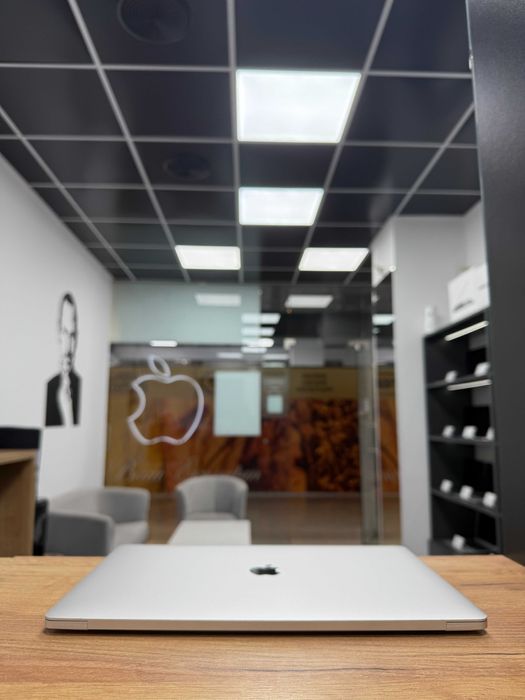 Відмінний Macbook Pro 15 2019 рік  i7 —> 16 | 512Gb Макбук Гарантія