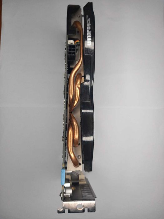 Placa gráfica GIGABYTE GeFORCE GTX 660 OC 2 GB GDDR5 PCI-E 3.0