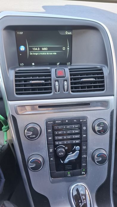 VOLVO  XC 60  D4