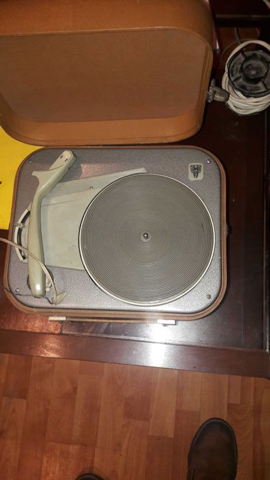 gramofon stary ale działa