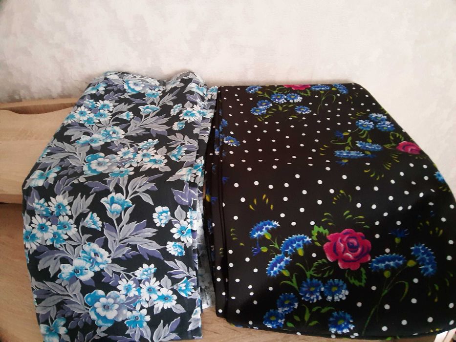 Відрізи тканини різних років