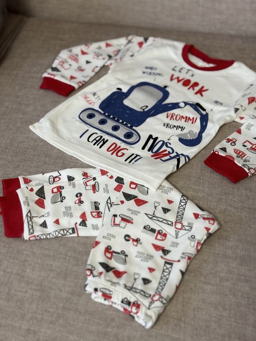 Дитяча піжама для хлопчика з машинками (нова)