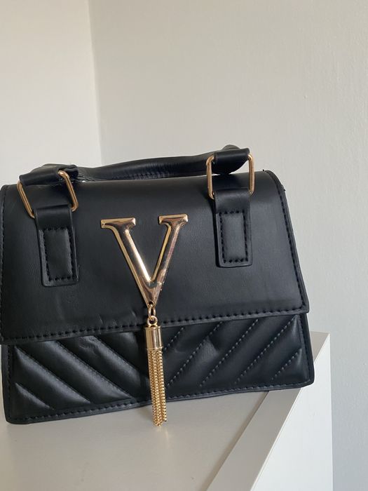 Elegancka czarna torebka