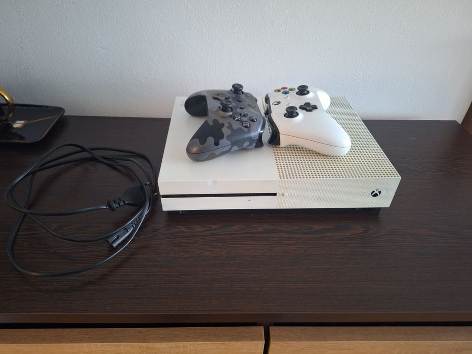 Sprzedam Xbox one S 1TB